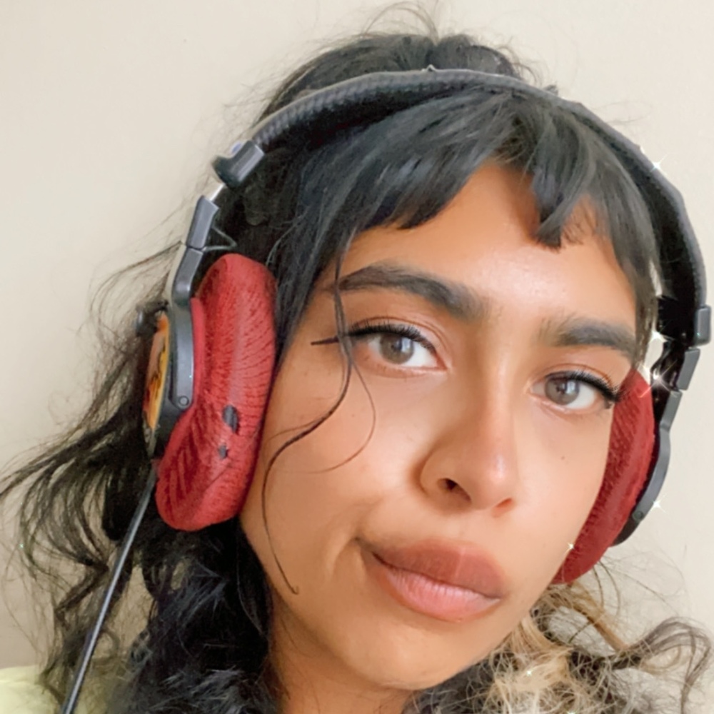 Meet your Posher, Esha